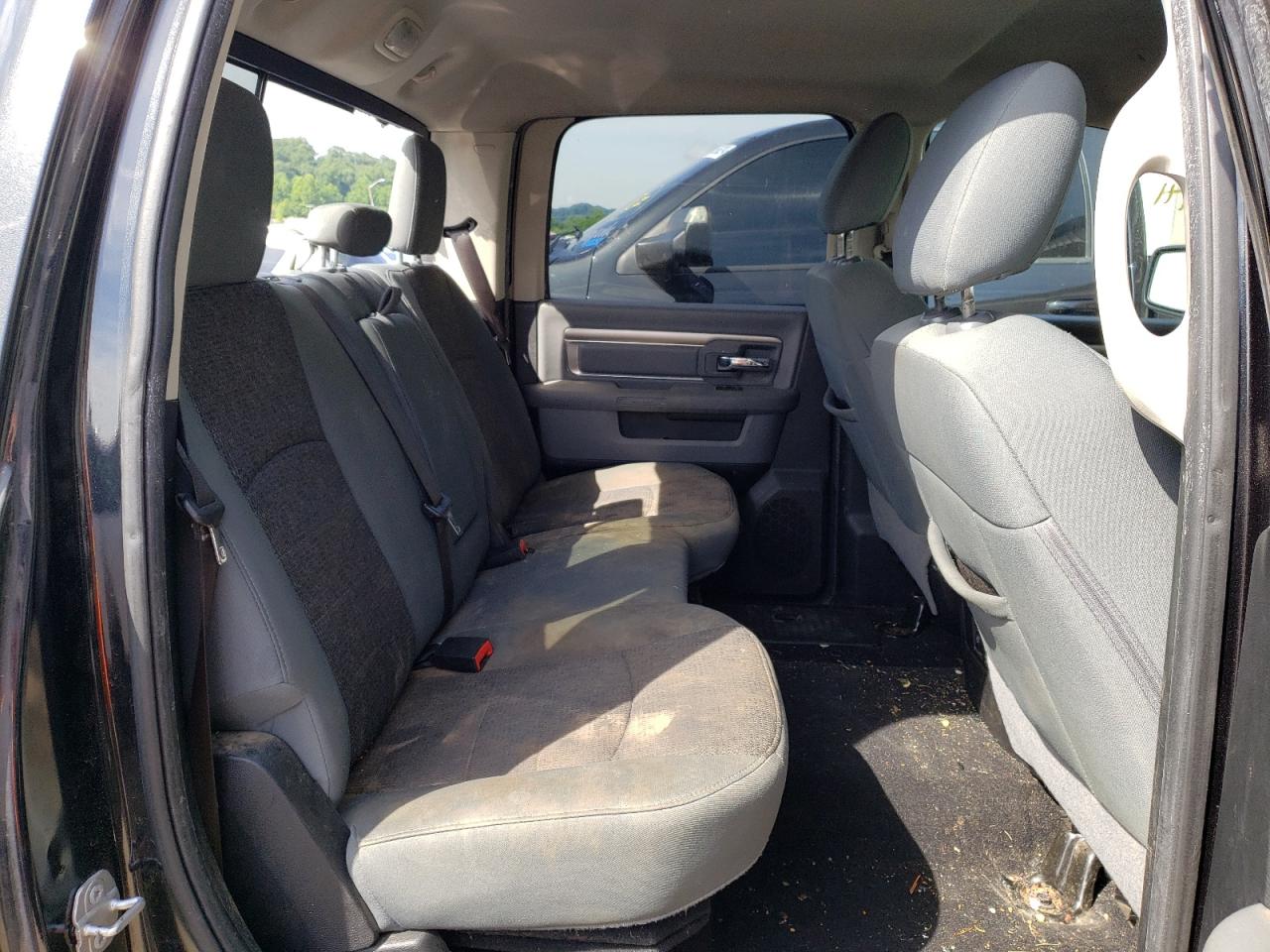 1C6RR7LM8HS877914 2017 Ram 1500 Slt