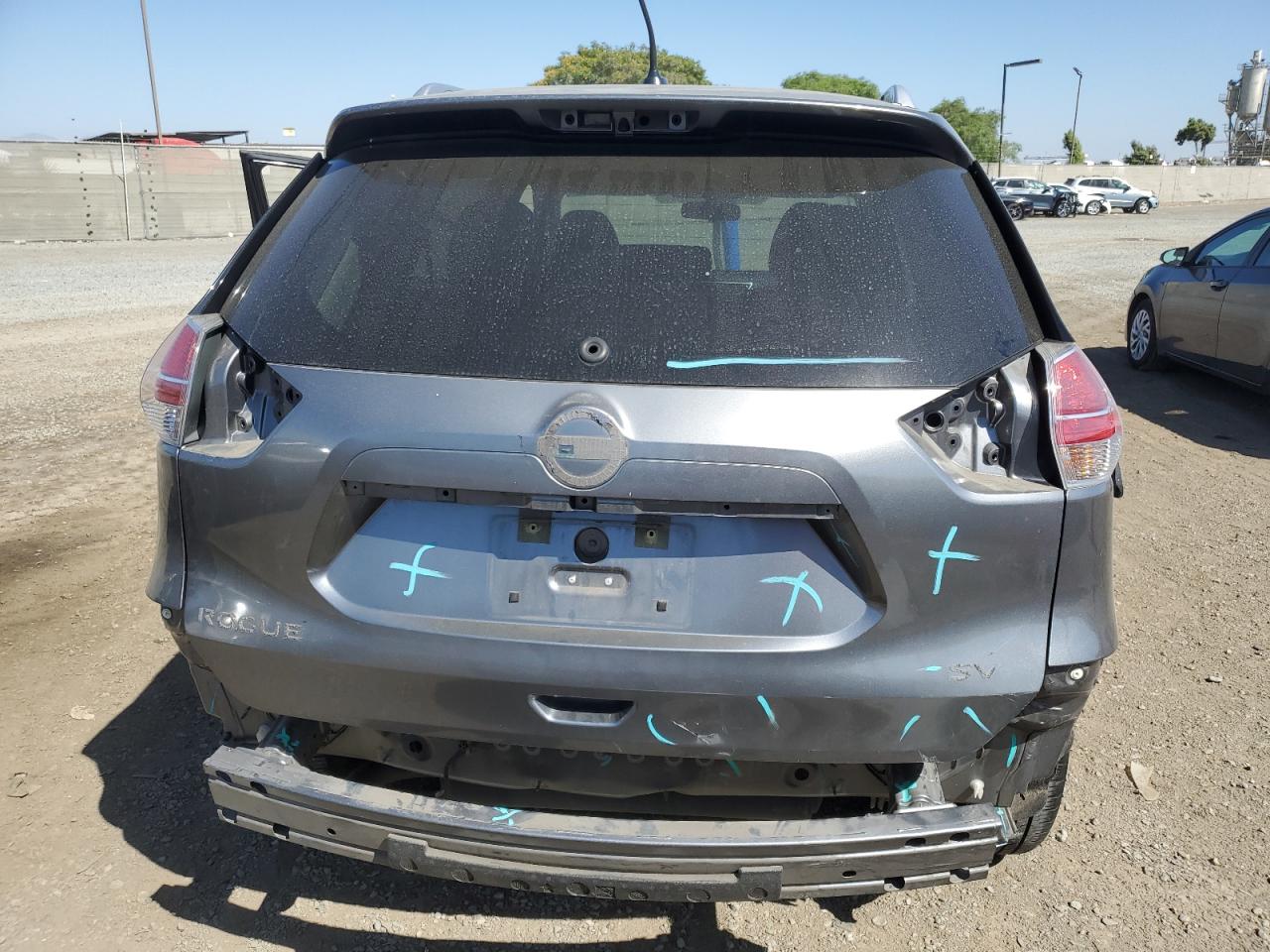 2016 Nissan Rogue S vin: KNMAT2MT3GP628972