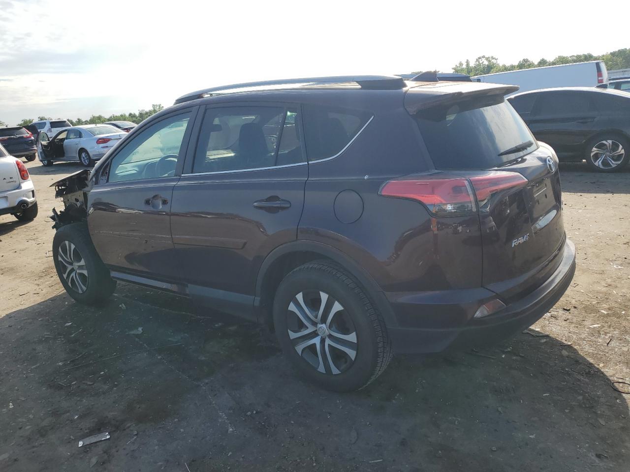 2T3BFREV1HW598638 2017 Toyota Rav4 Le