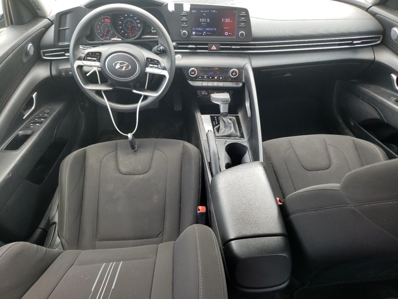 KMHLM4AGXNU285046 2022 Hyundai Elantra Sel