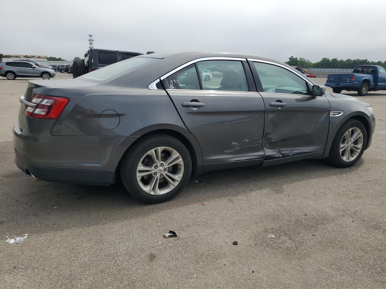 Lot #2923652771 2017 FORD TAURUS SE