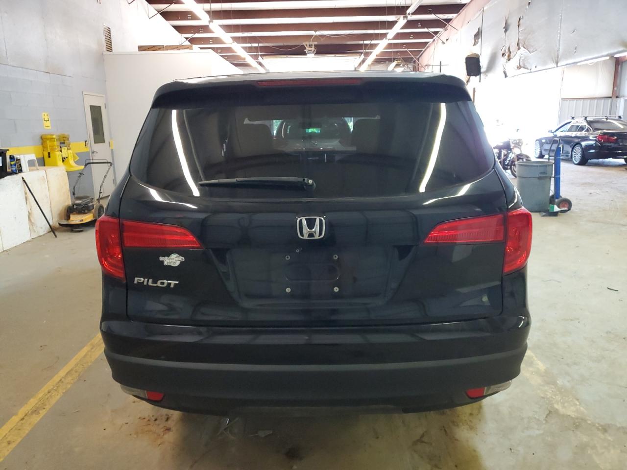 5FNYF5H16JB030781 2018 Honda Pilot Lx