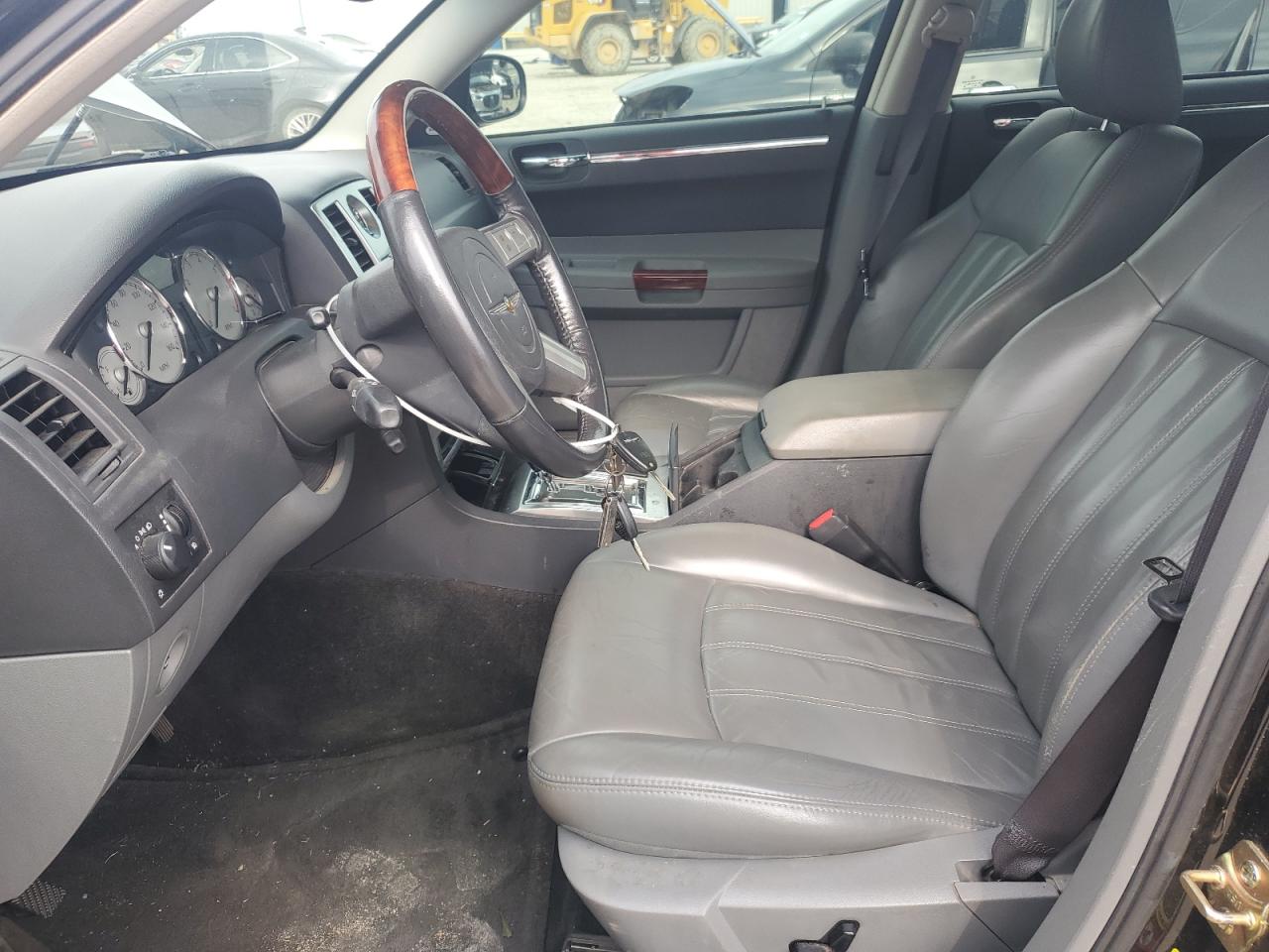 2C3AA63H55H595098 2005 Chrysler 300C