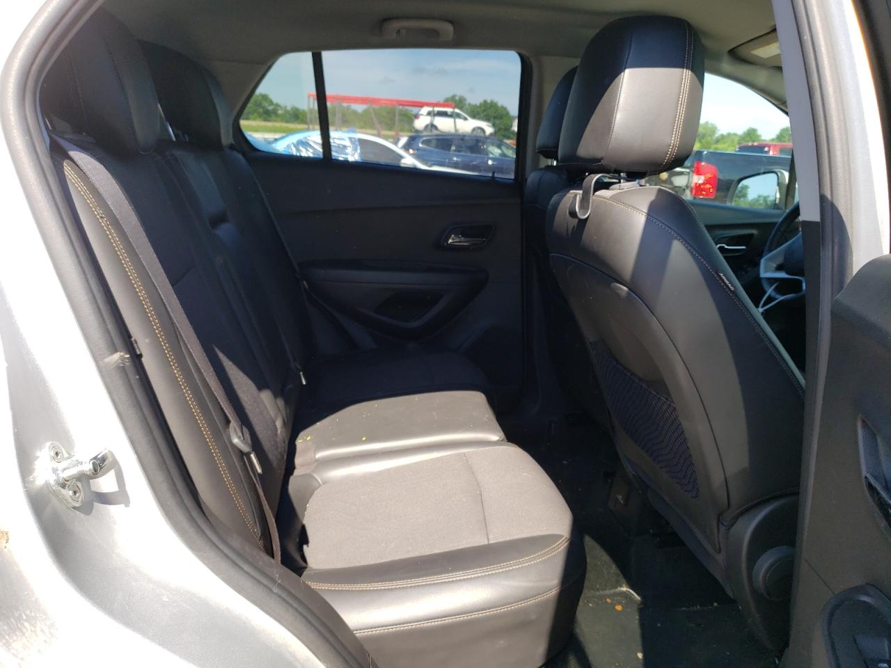 KL7CJPSB5JB686864 2018 Chevrolet Trax 1Lt