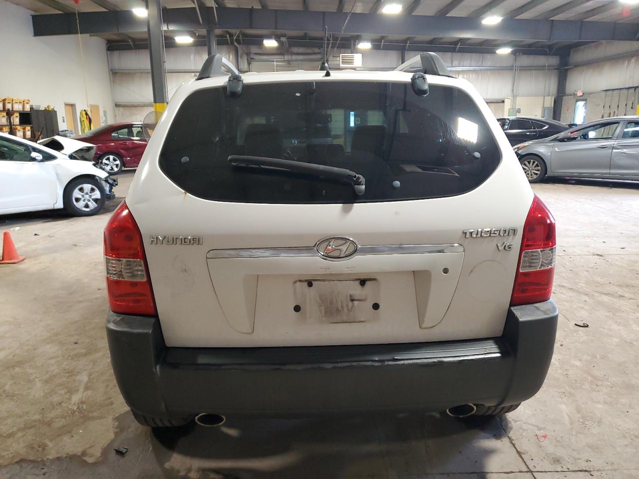 KM8JN12D25U072048 2005 Hyundai Tucson Gls