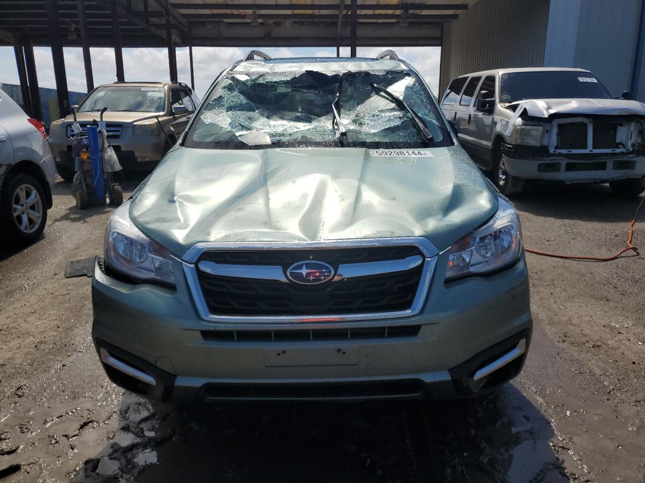 2018 Subaru Forester 2.5I Premium vin: JF2SJAEC6JH611153