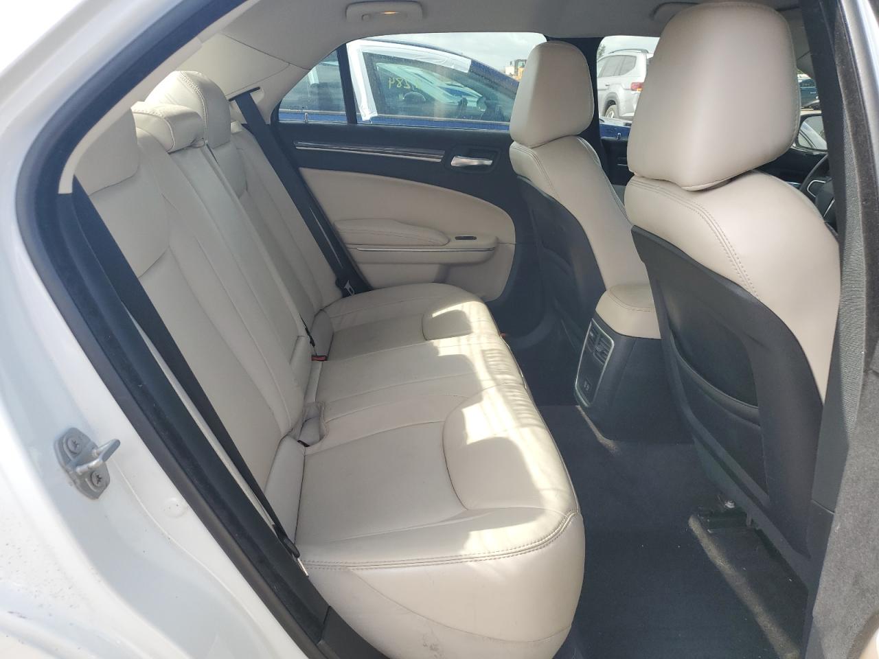 2C3CCAAG9JH338133 2018 Chrysler 300 Touring