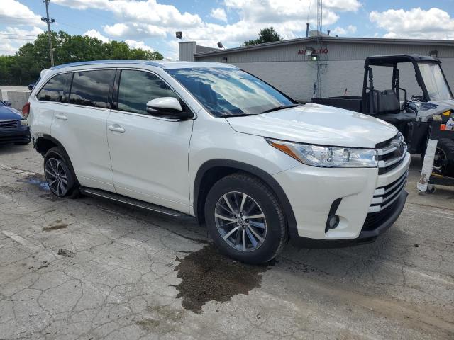 2018 Toyota Highlander Se VIN: 5TDJZRFHXJS825358 Lot: 58033694