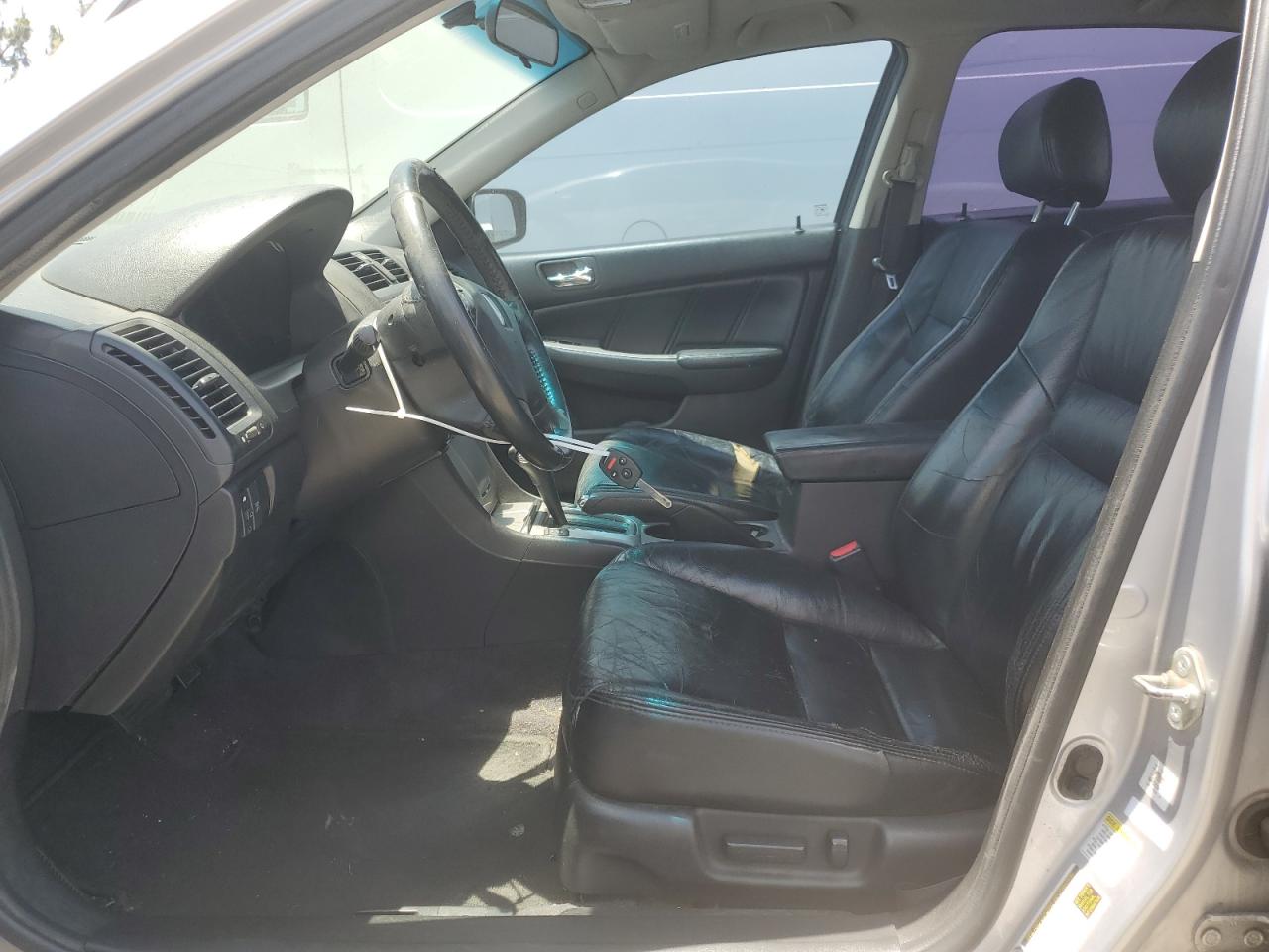 1HGCM665X4A070453 2004 Honda Accord Ex