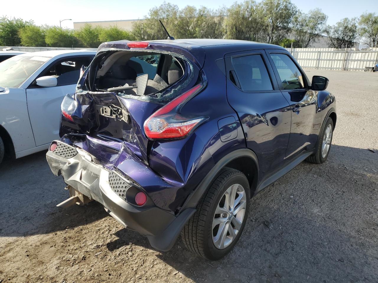 2015 Nissan Juke S vin: JN8AF5MR2FT511066