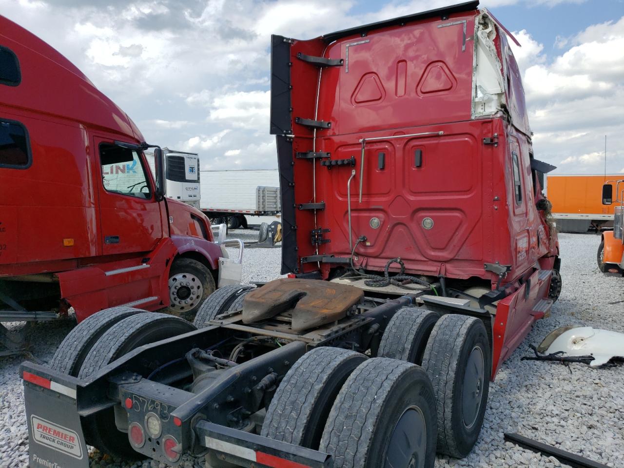 Lot #2937962825 2020 FREIGHTLINER CASCADIA 1