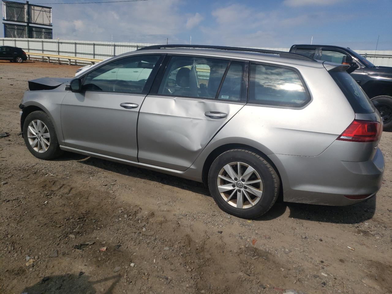 2017 Volkswagen Golf Sportwagen S vin: 3VWC17AU8HM527505