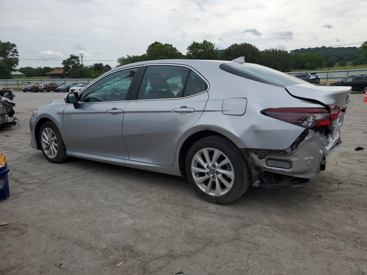 2021 Toyota Camry Le vin: 4T1C11AK0MU598133