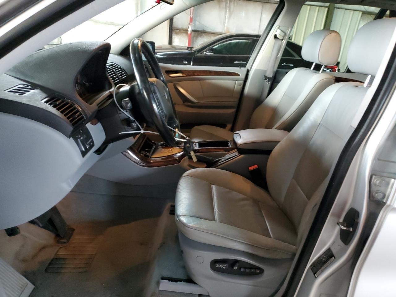 WBAFB33511LH25765 2001 BMW X5 4.4I