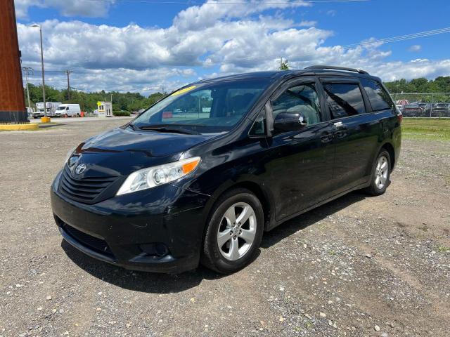 5TDKK3DC3FS564241 2015 TOYOTA SIENNA - Image 2