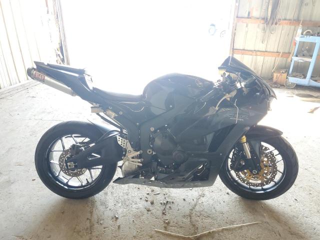 2018 HONDA CBR600 RR - JH2PC40J7JK400494