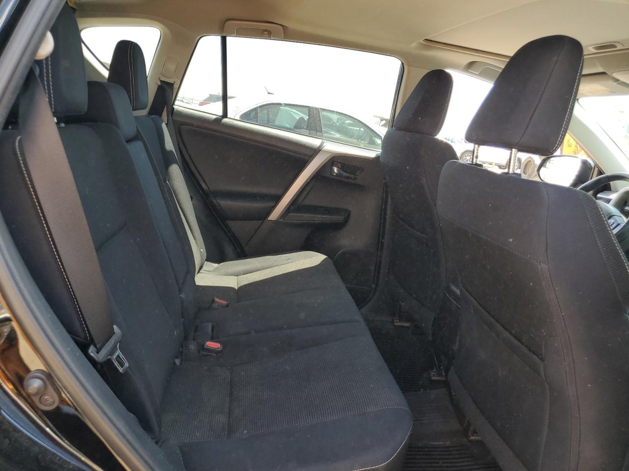 2T3RFREV5HW545455 2017 Toyota Rav4 Xle