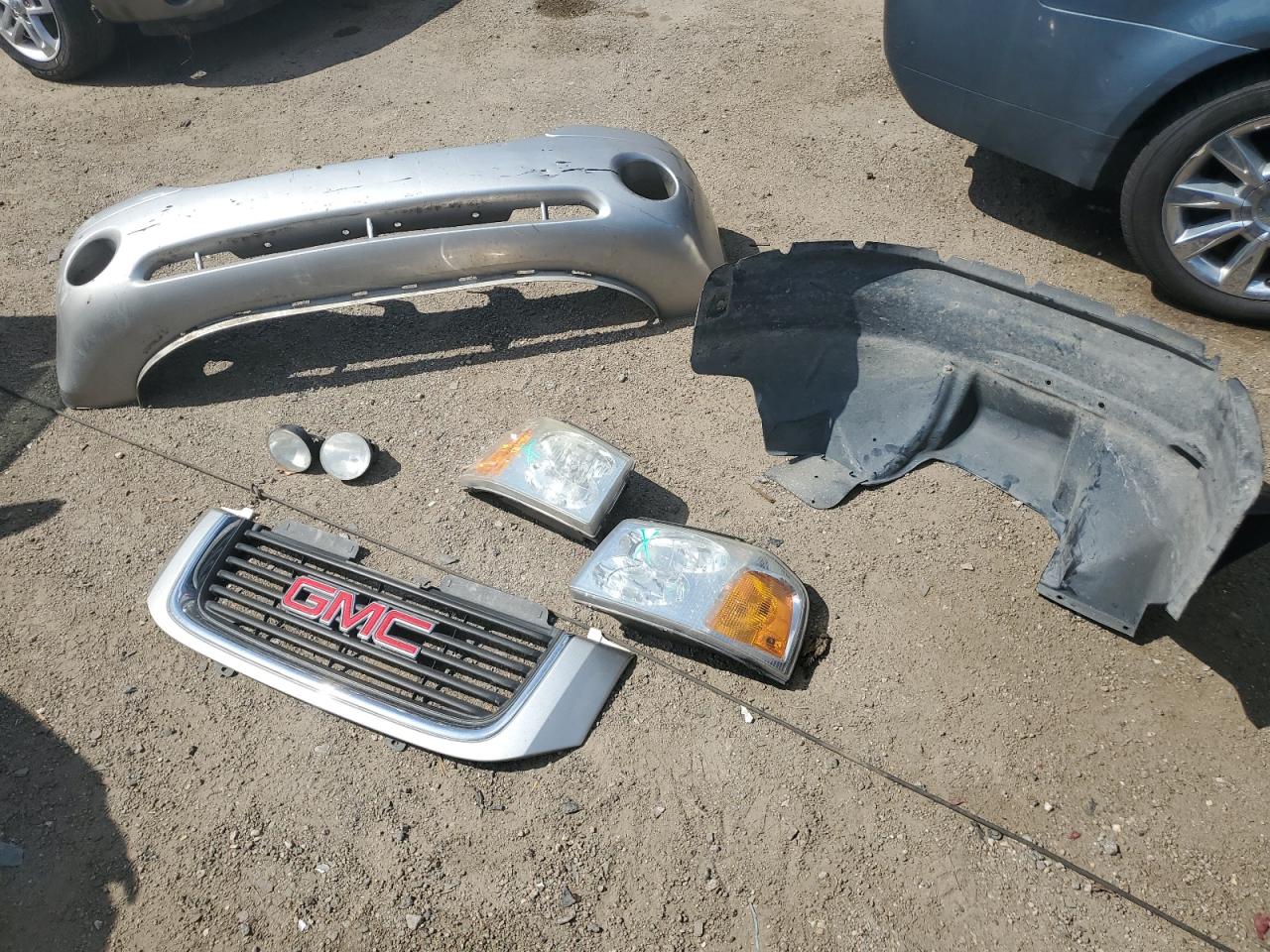 1GKDT13S242430249 2004 GMC Envoy