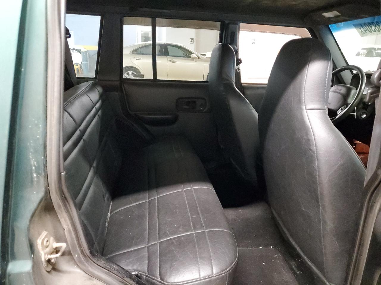 1J4FF68S4XL605613 1999 Jeep Cherokee Sport 1J4FF68S4XL605613 1999 Jeep Cherokee Sport