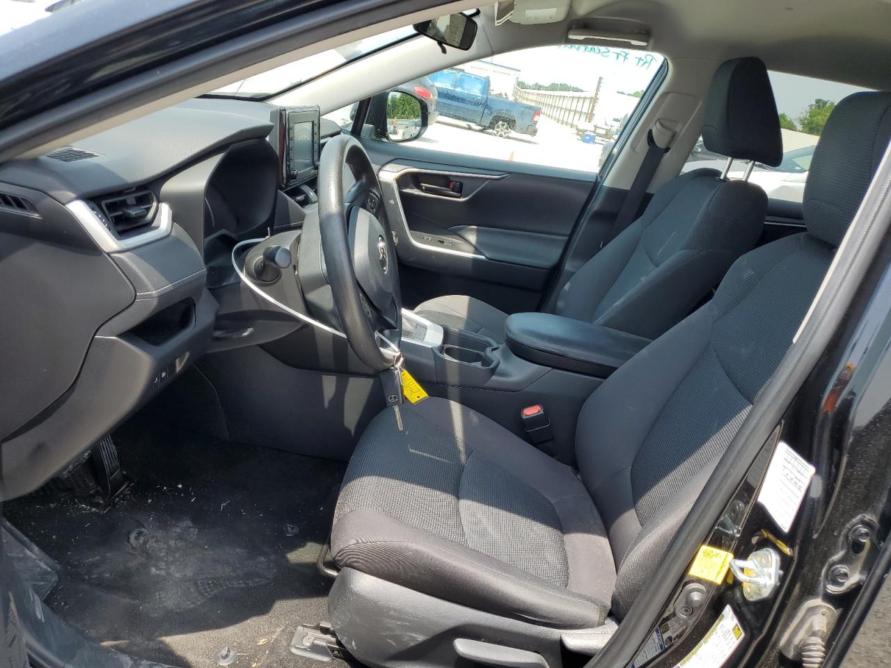 2T3F1RFVXMW200268 2021 Toyota Rav4 Le