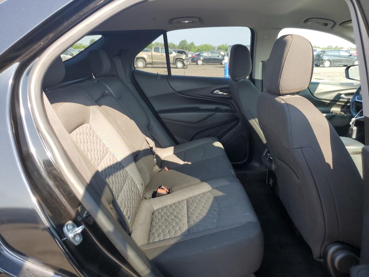 2GNAXTEV4K6135425 2019 Chevrolet Equinox Lt