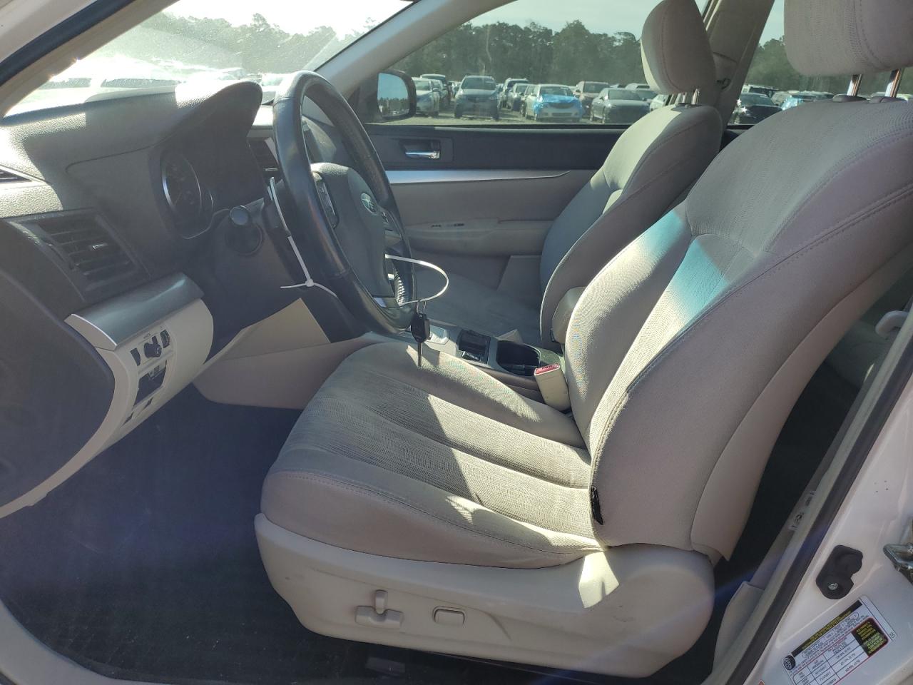 4S3BMCE64E3004621 2014 Subaru Legacy 2.5I Premium