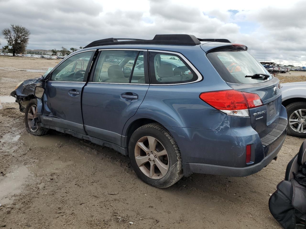 4S4BRCAC2E3222288 2014 Subaru Outback 2.5I