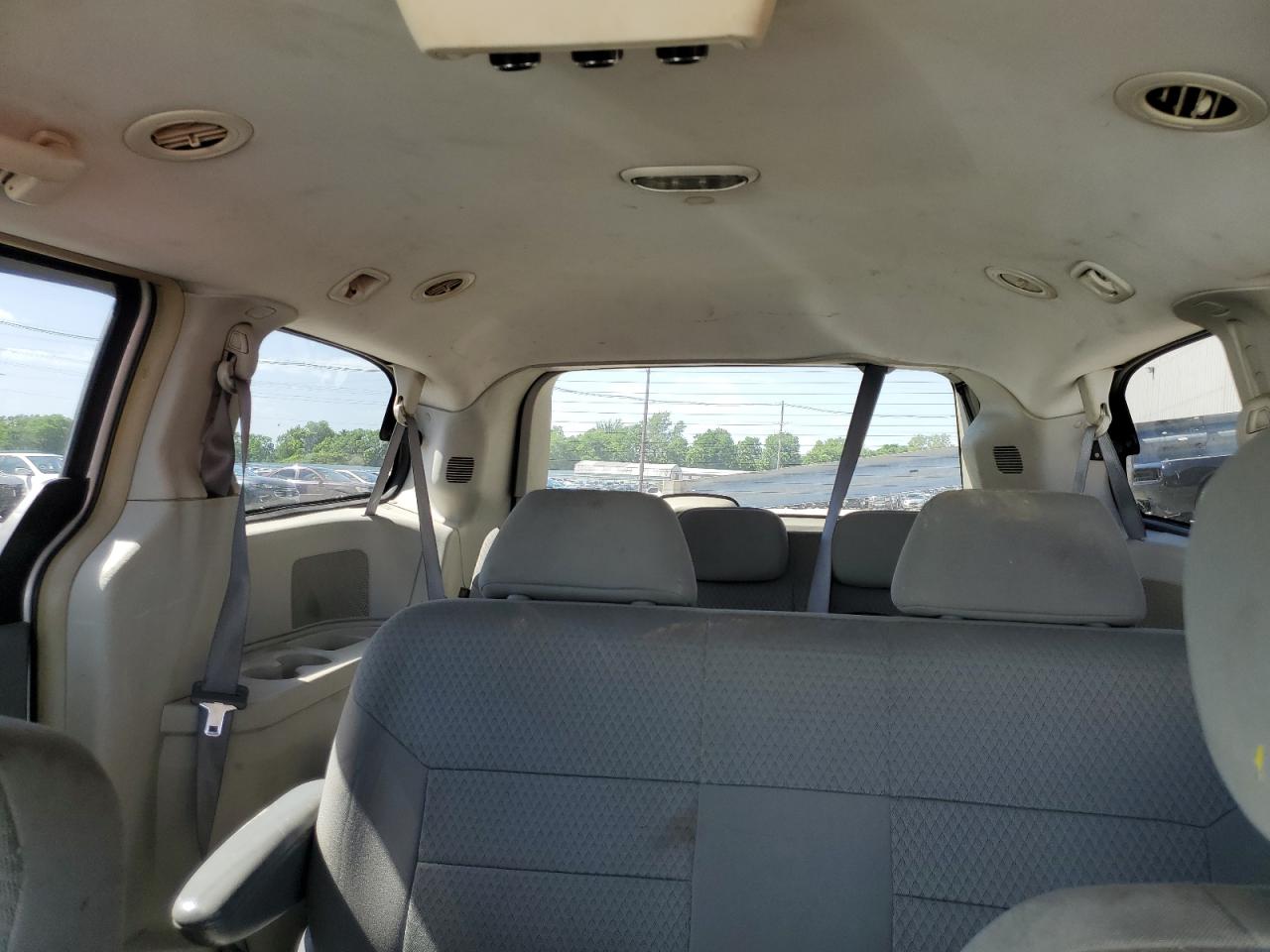 2A8HR44H28R135359 2008 Chrysler Town & Country Lx