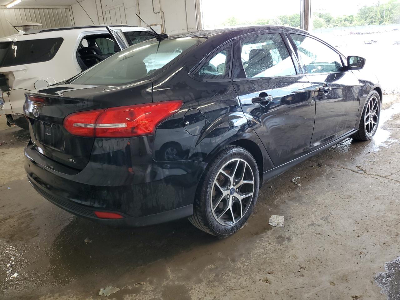 2018 Ford Focus Sel vin: 1FADP3H2XJL238304