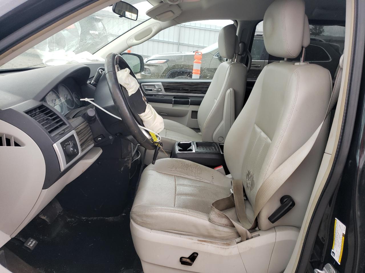 2A4RR5D18AR279521 2010 Chrysler Town & Country Touring