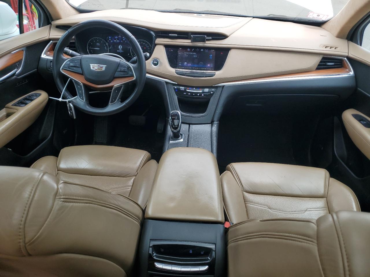 1GYKNFRS7HZ129520 2017 Cadillac Xt5 Platinum