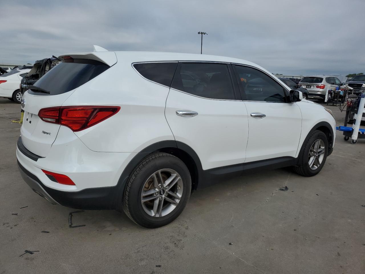 2017 Hyundai Santa Fe Sport vin: 5NMZT3LB0HH004591