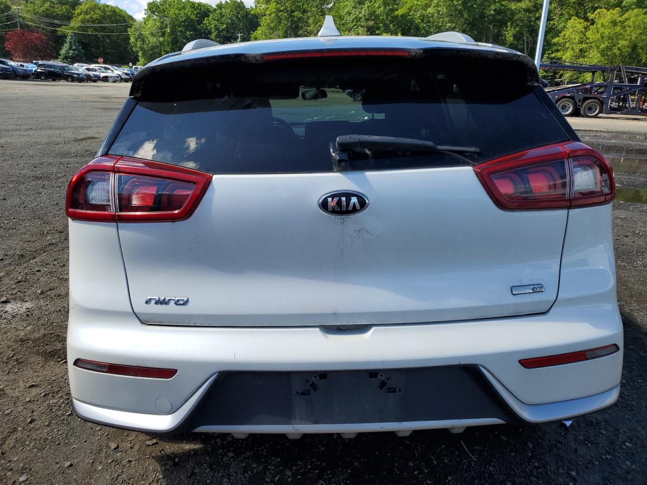 KNDCB3LC8H5081620 2017 Kia Niro Fe