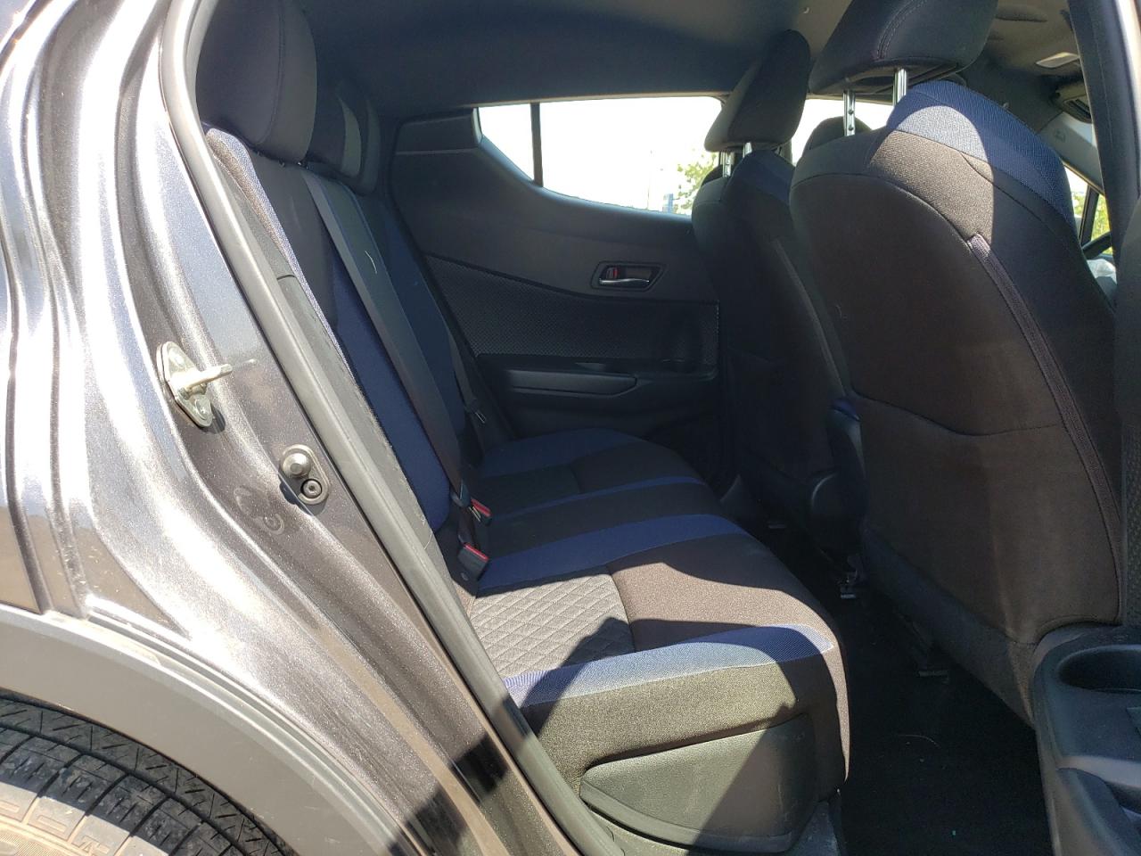 JTNKHMBXXM1117017 2021 Toyota C-Hr Xle