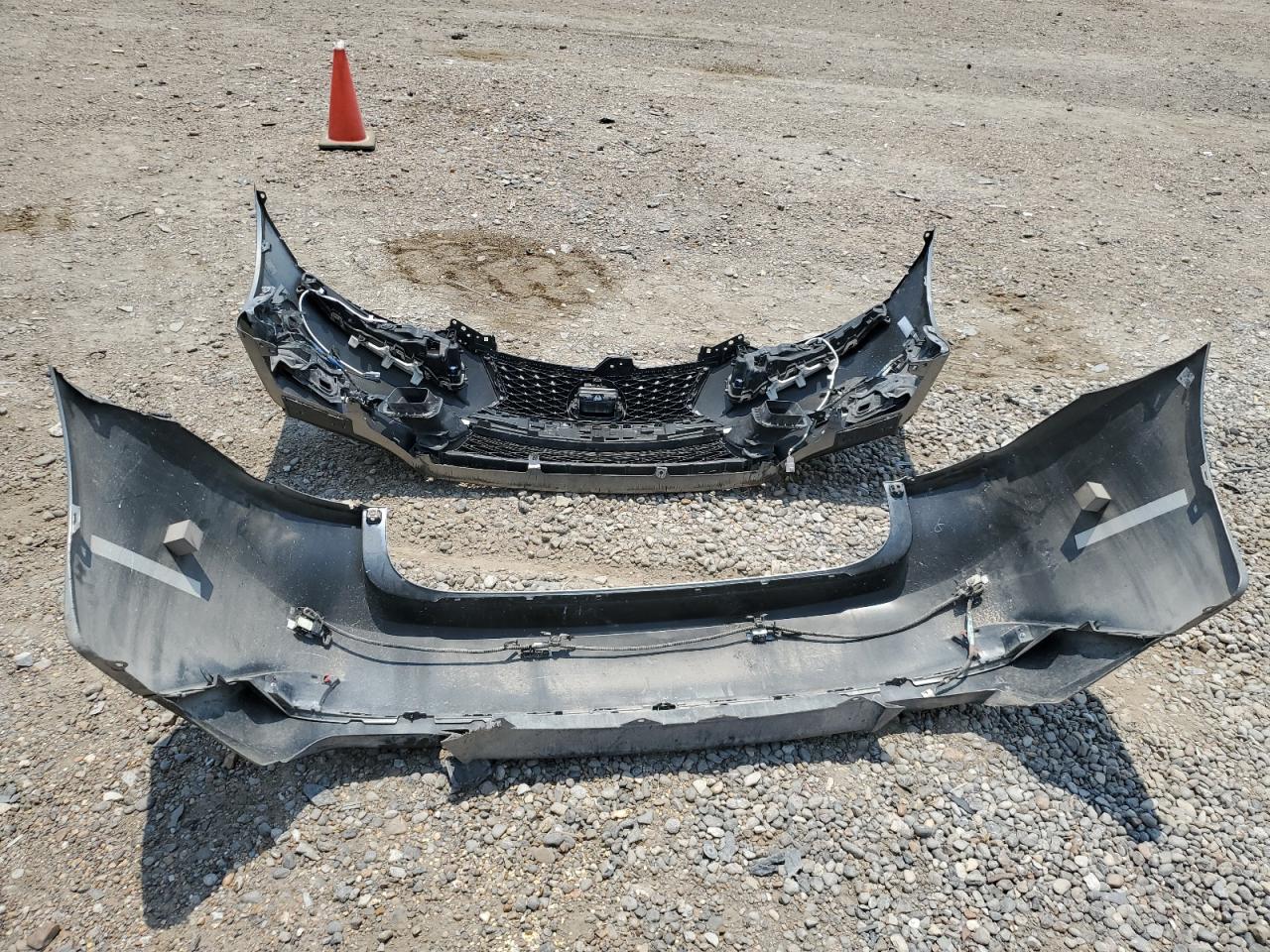 JTHBA1D23J5079433 2018 Lexus Is 300