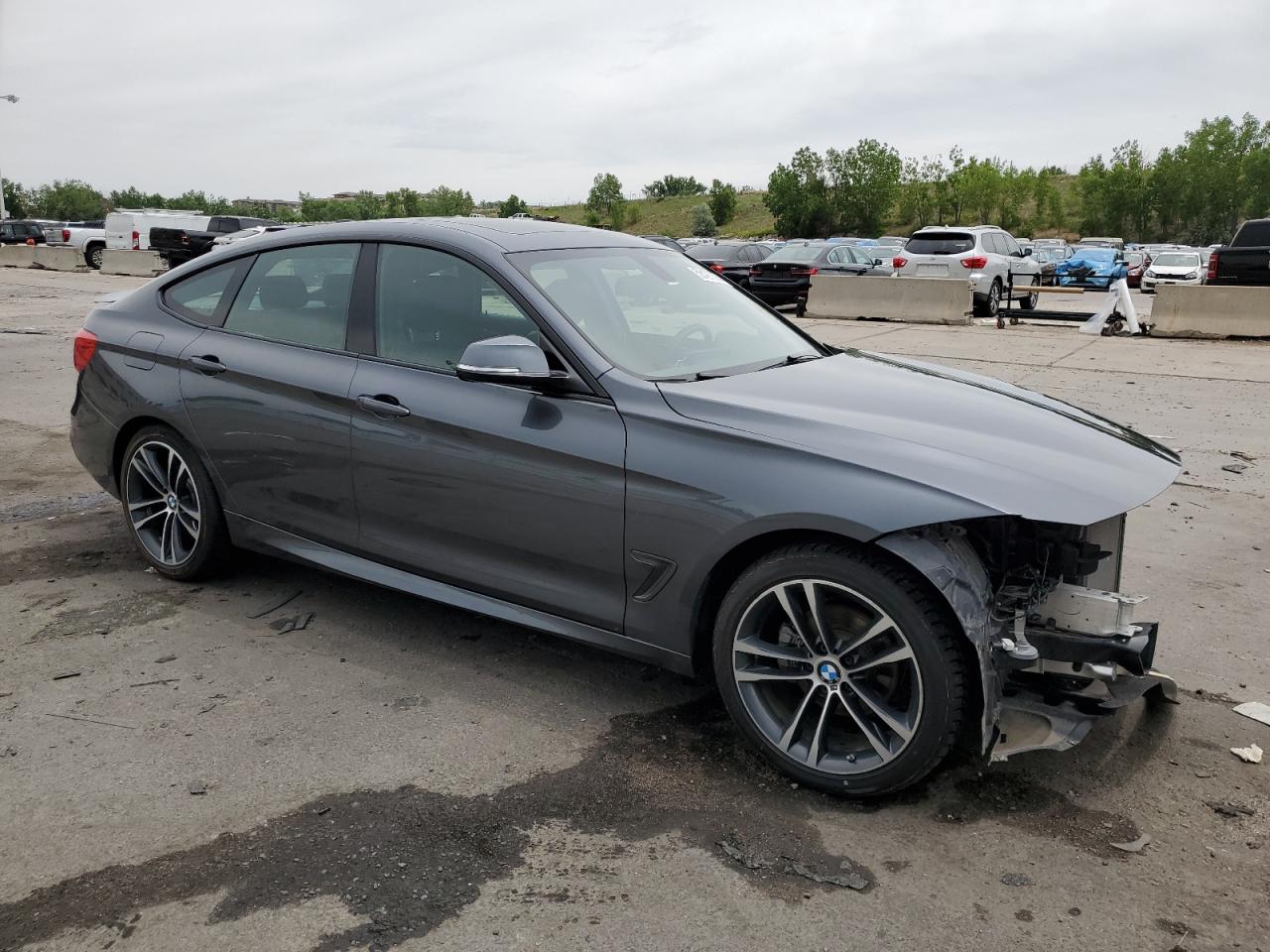 2018 BMW 330 Xigt vin: WBA8Z9C52JG828173