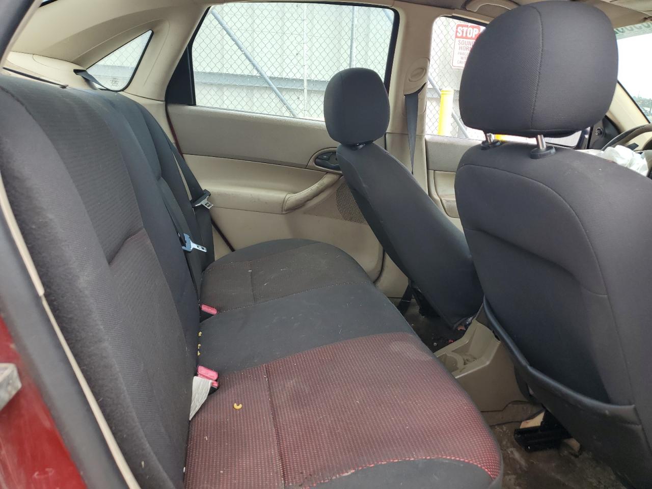 1FAFP34N25W229402 2005 Ford Focus Zx4