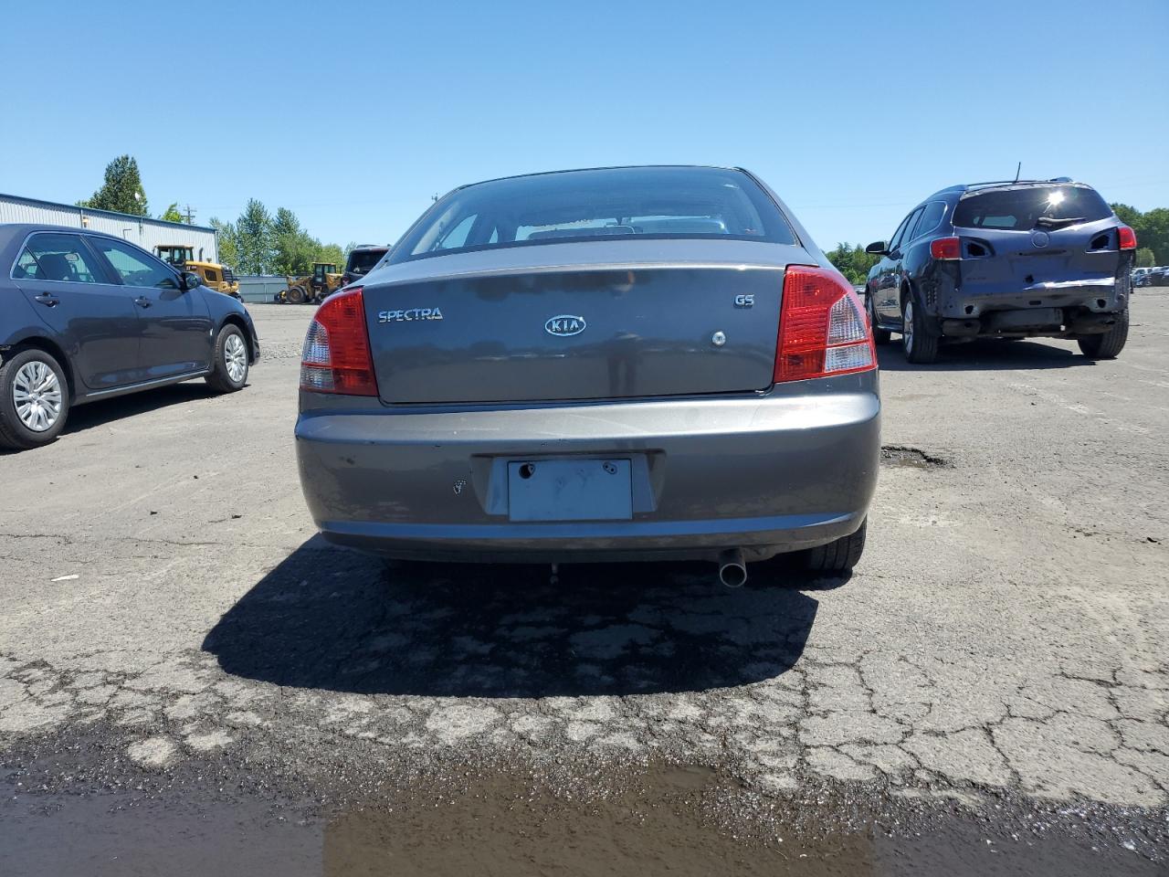 KNAFB161125083032 2002 Kia Spectra Gs
