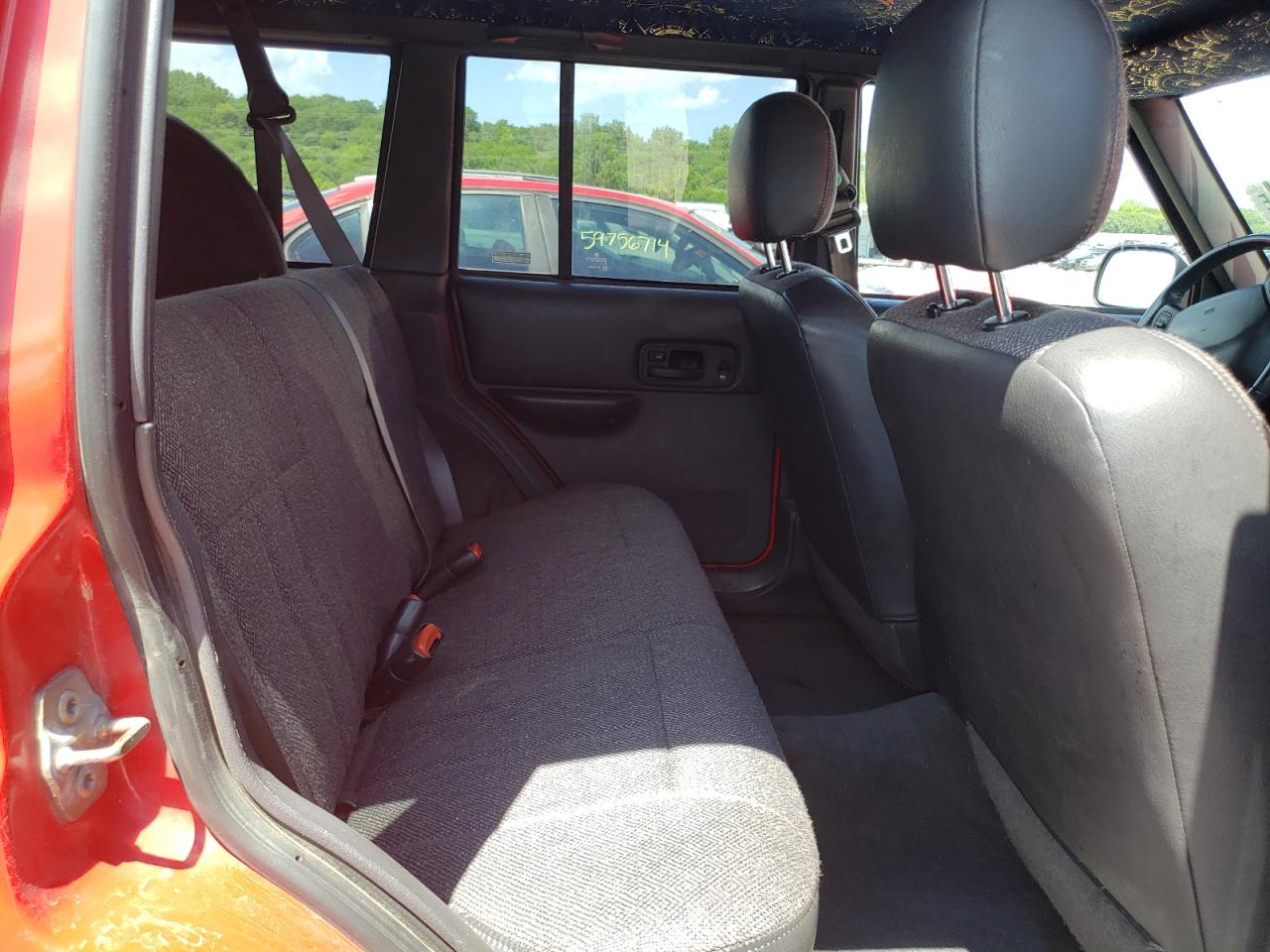 1J4FF58SXYL199817 2000 Jeep Cherokee Classic