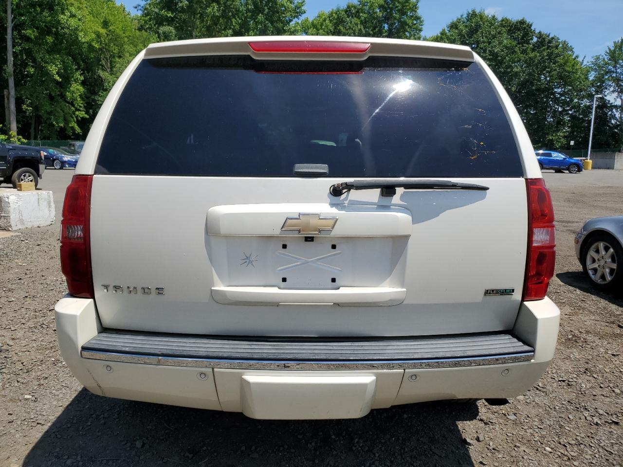 1GNSKCE02BR384365 2011 Chevrolet Tahoe K1500 Ltz