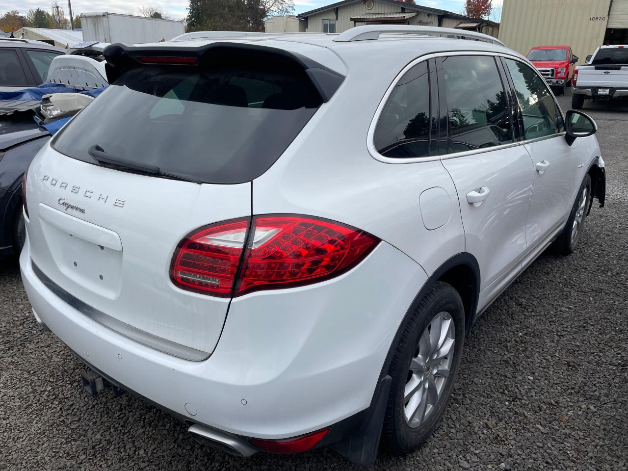 2013 Porsche Cayenne vin: WP1AF2A29DLA25237