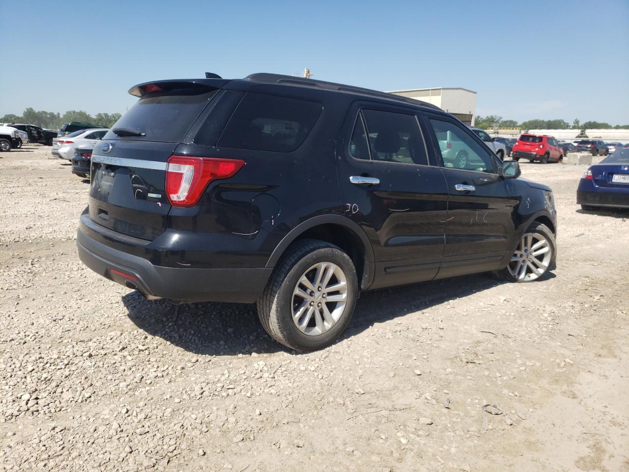 2017 Ford Explorer vin: 1FM5K8BHXHGC19080