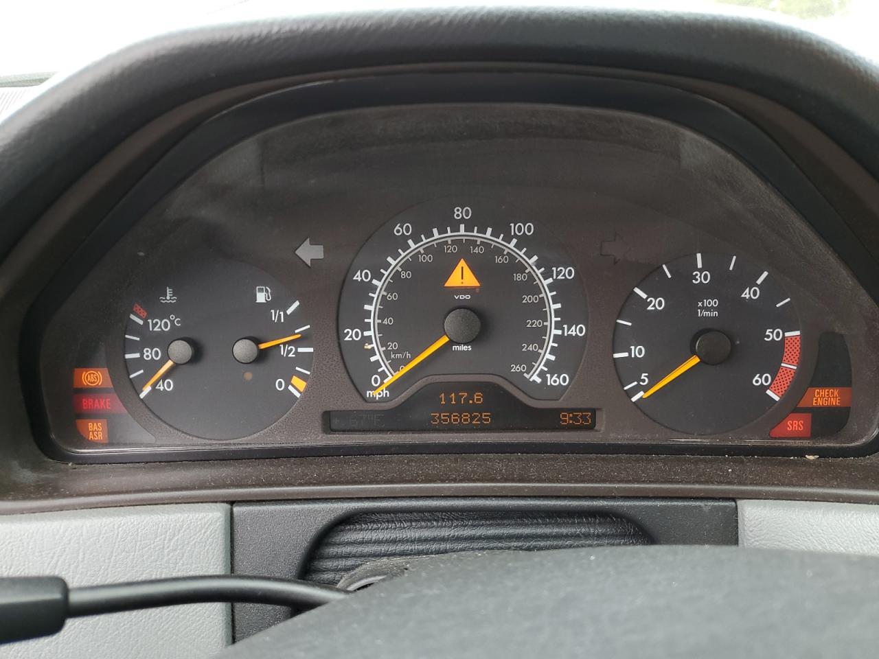 WDBJF25H1XA930649 1999 Mercedes-Benz E 300Td