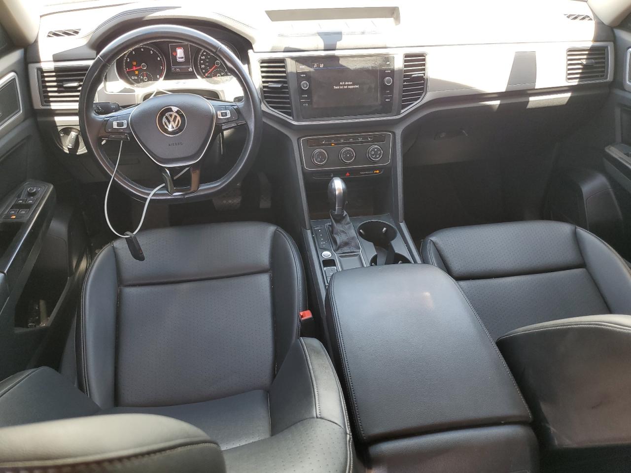 1V2CR2CA0JC570128 2018 Volkswagen Atlas Se