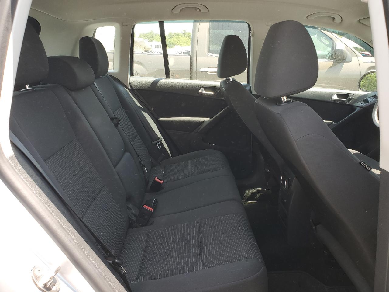 WVGBV3AX6EW517150 2014 Volkswagen Tiguan S