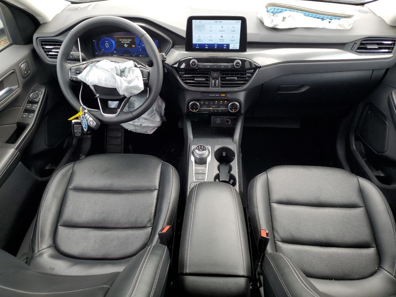 1FMCU9J90NUB82569 2022 Ford Escape Titanium