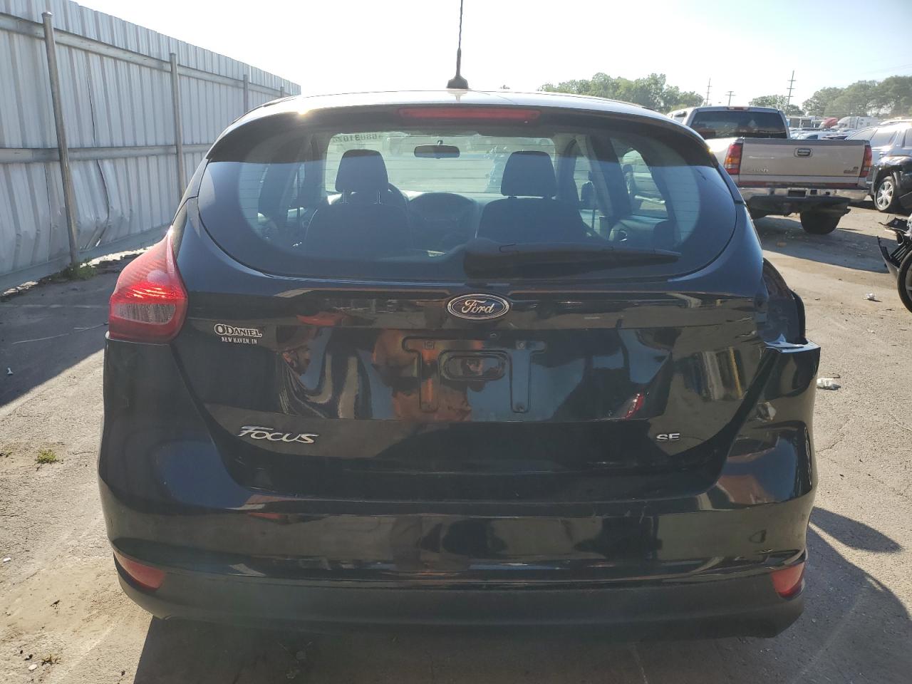 1FADP3K26JL301858 2018 Ford Focus Se