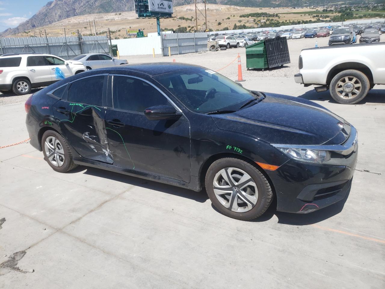 2HGFC2F57JH560242 2018 Honda Civic Lx