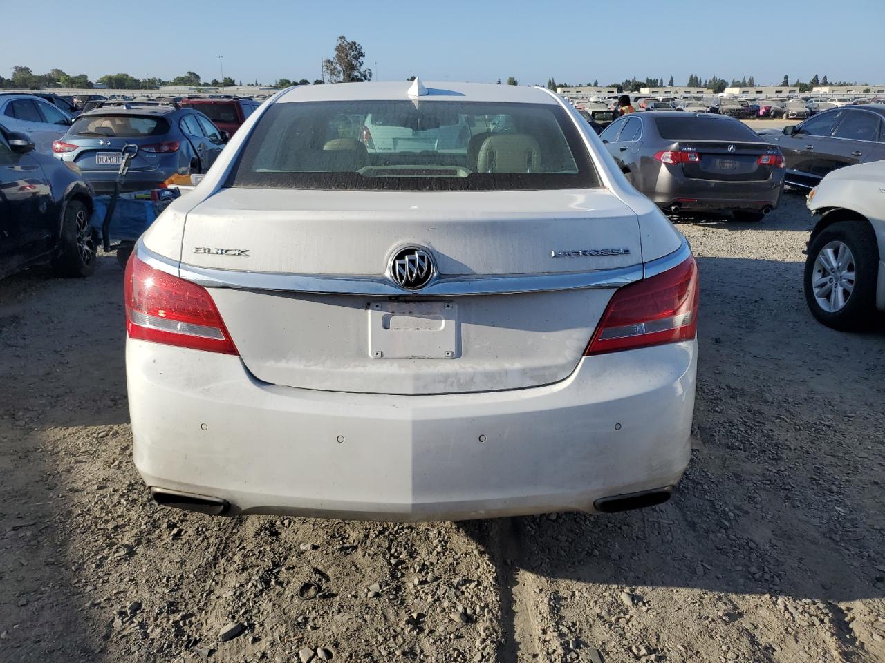 1G4GB5G32GF135747 2016 Buick Lacrosse