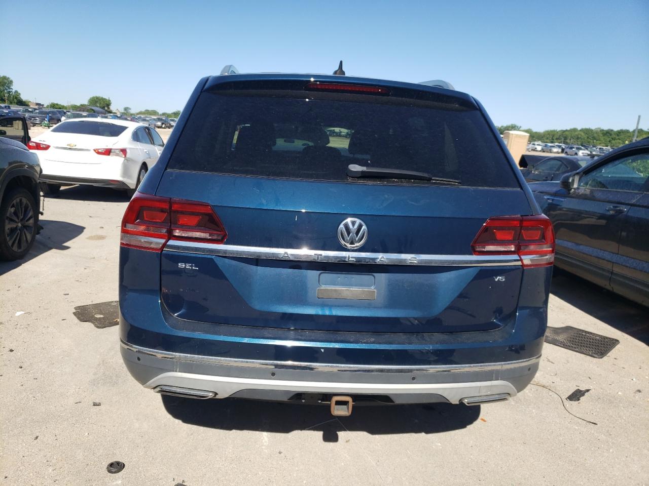 2018 Volkswagen Atlas Sel vin: 1V2ER2CA2JC517343